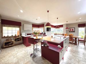 Photo 24- click for photo gallery